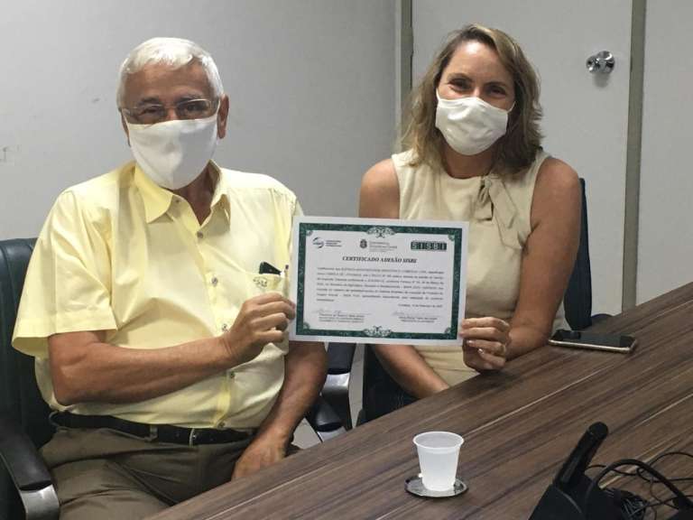 Adagri entrega primeiro Certificado de Adesão ao SISBI-POA a uma fábrica de laticínios