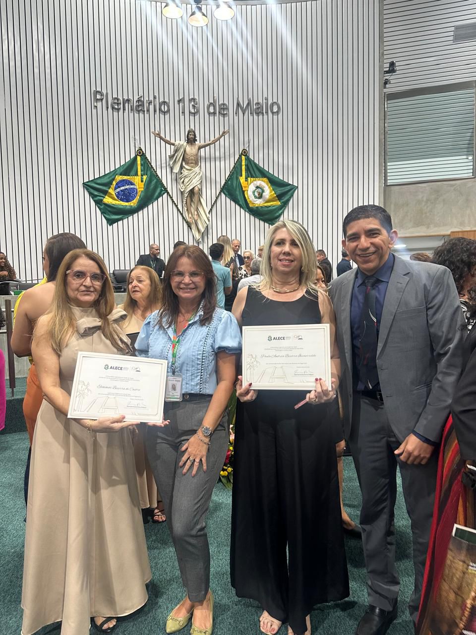 Alece homenageia Wandy Barbosa Gadelha e celebra o Dia Internacional das Mulheres na Engenharia