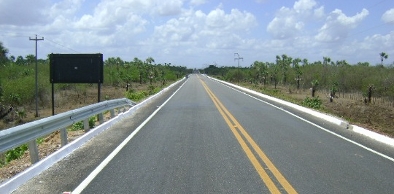 Governo inaugura restauração da rodovia CE-085 em Camocim