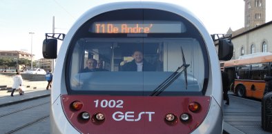 Cid Gomes conhece novas tecnologias para transporte urbano