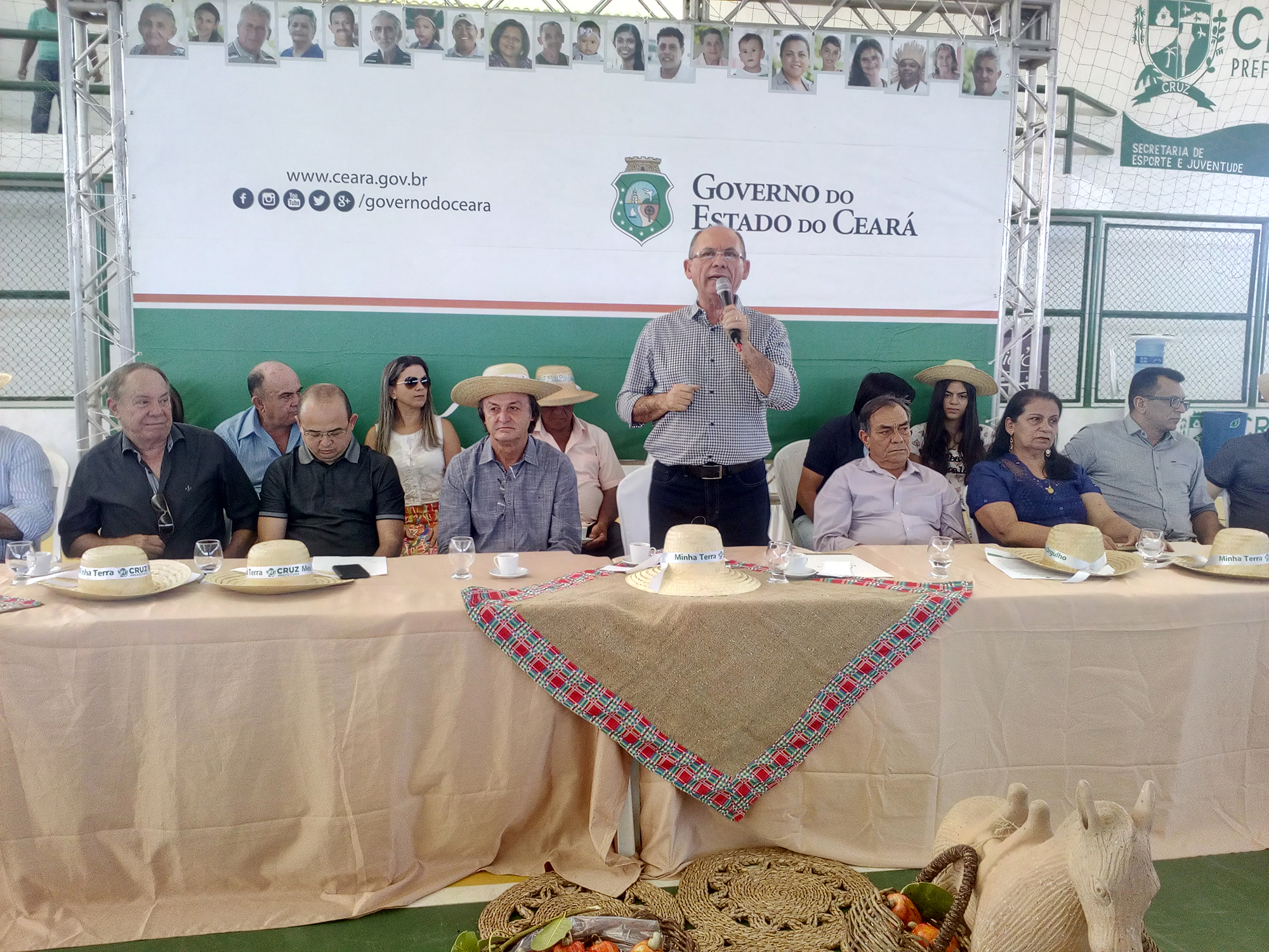 Governo do Ceará entrega 1.586 títulos de propriedade rural em três municípios