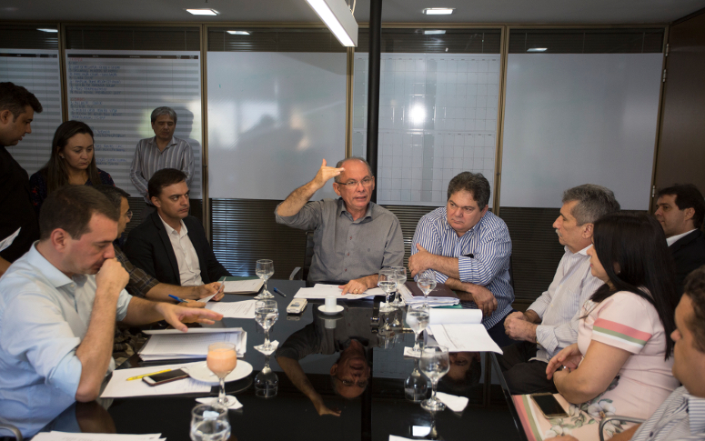 Proares III: Reuniões na Casa Civil definem investimentos sociais para 35 municípios cearenses