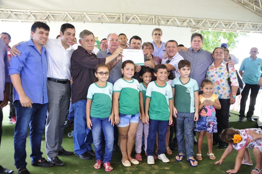Mais de 500 famílias atendidas com abastecimento d´água e módulos sanitários em Ibaretama