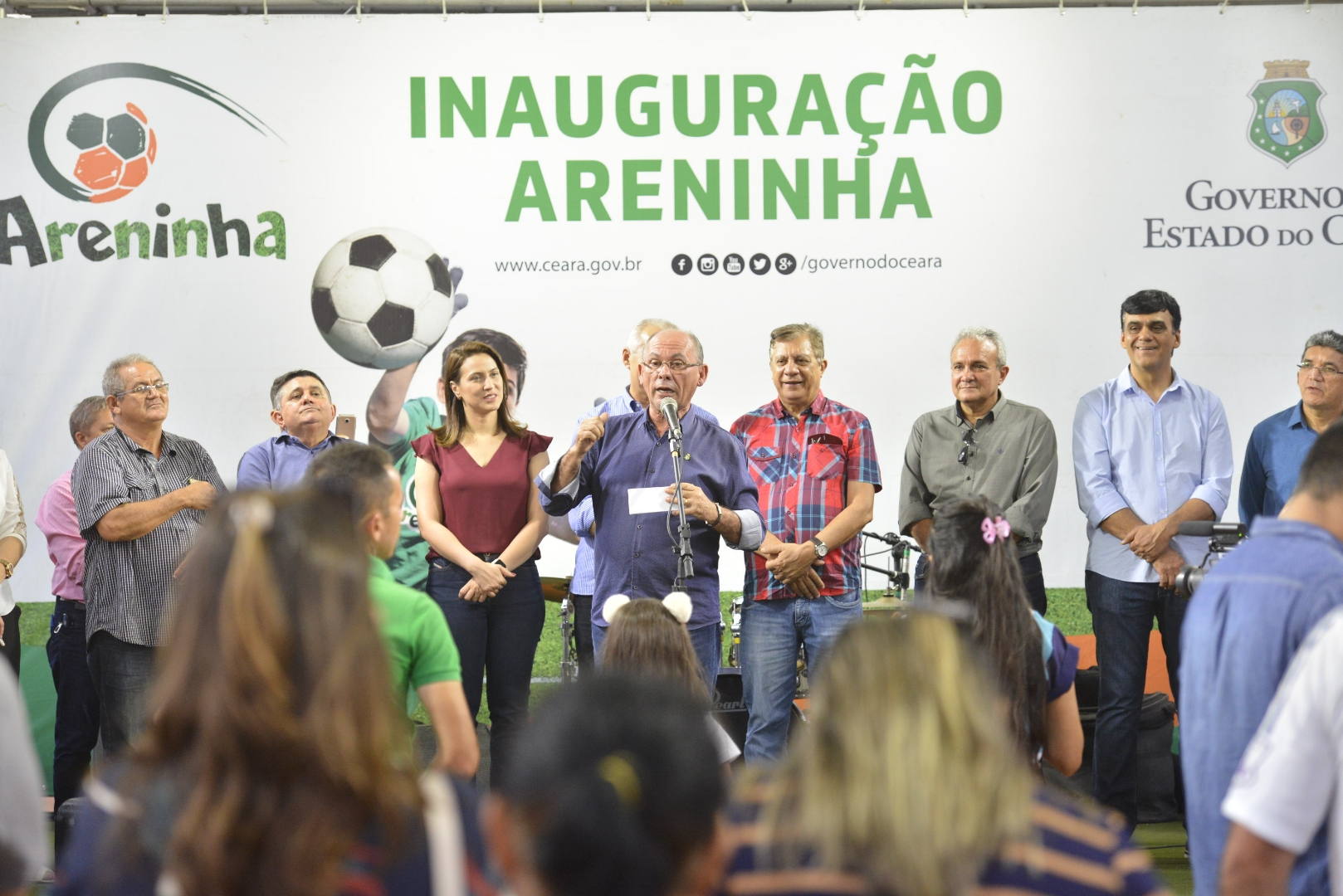 Governo do Ceará inaugura areninha em Pentecoste e visita obra de infraestrutura rodoviária em Itatira