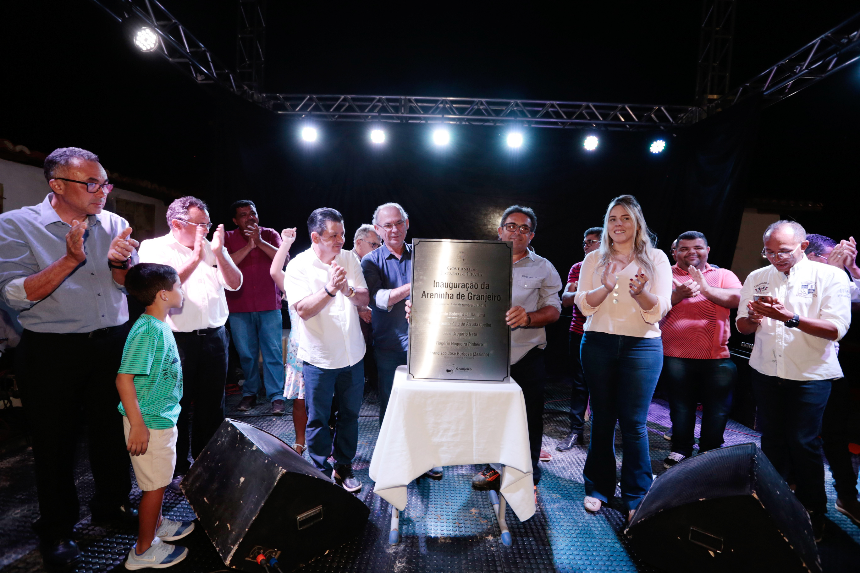 População de Granjeiro faz festa para receber a mais nova areninha entregue pelo Estado