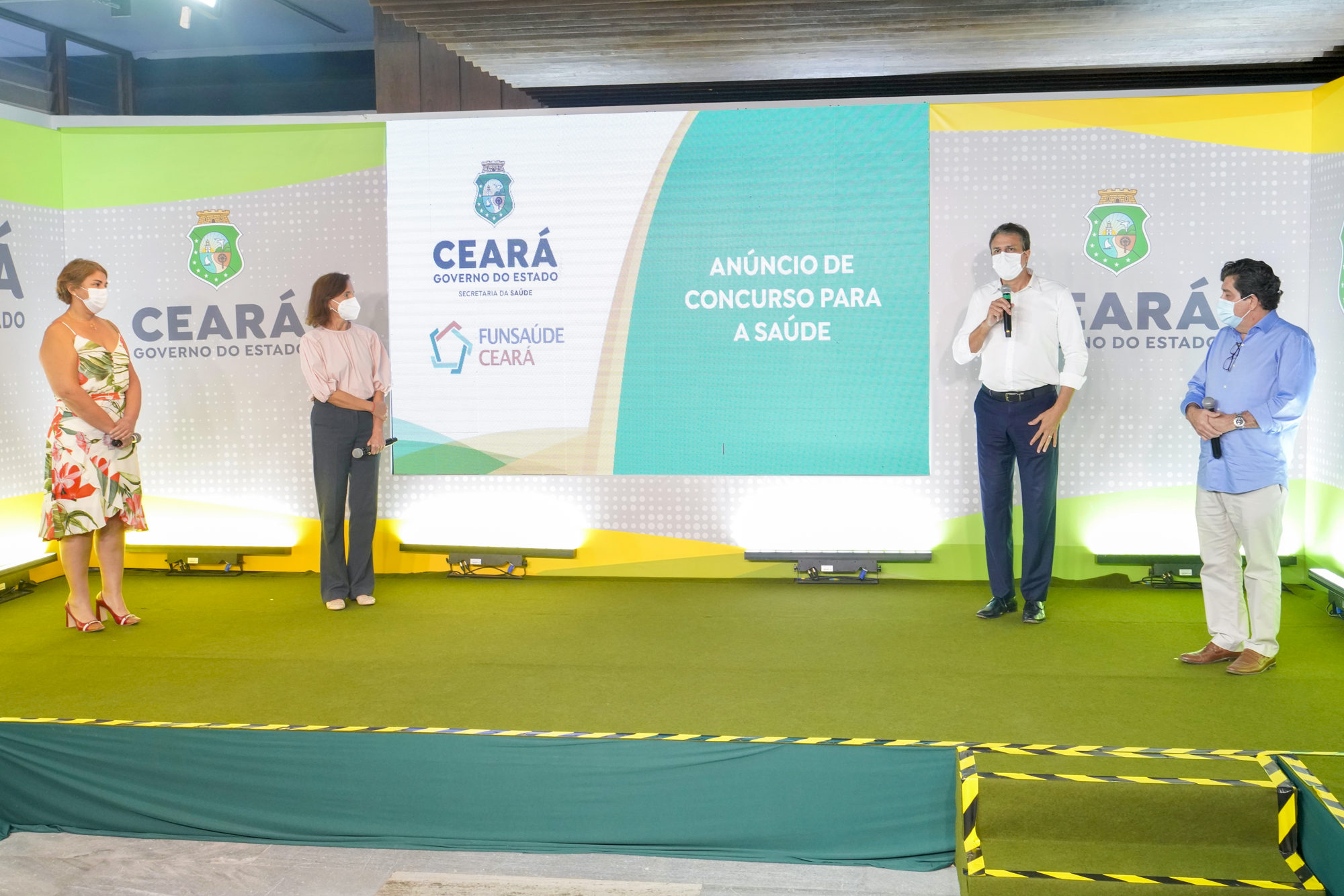 Governo do Ceará anuncia concurso da Funsaúde com 6 mil vagas