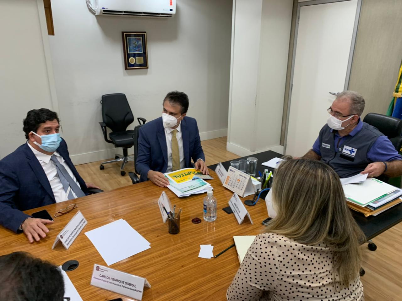 Em reunião presencial com ministro da Saúde, governador pede habilitação do Hospital do Vale do Jaguaribe e envio de mais vacinas ao Ceará