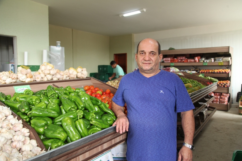 Comerciante da Ceasa doa 1,5 toneladas de alimentos por mês