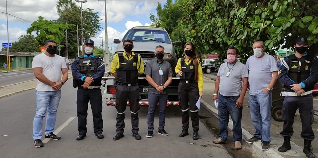 Detran-CE remove veículos abandonados na Ceasa-CE