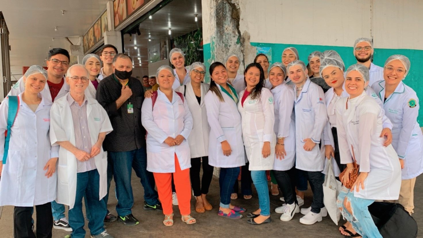 Alunos da Especialização da Uece visitam a Ceasa-CE