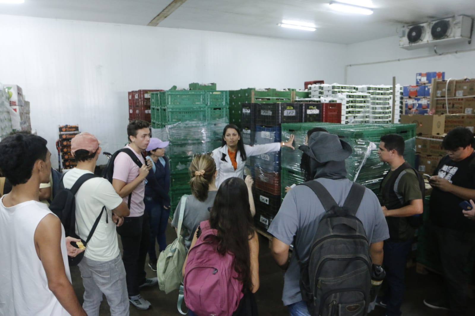 Alunos da UFC visitam a Ceasa-CE