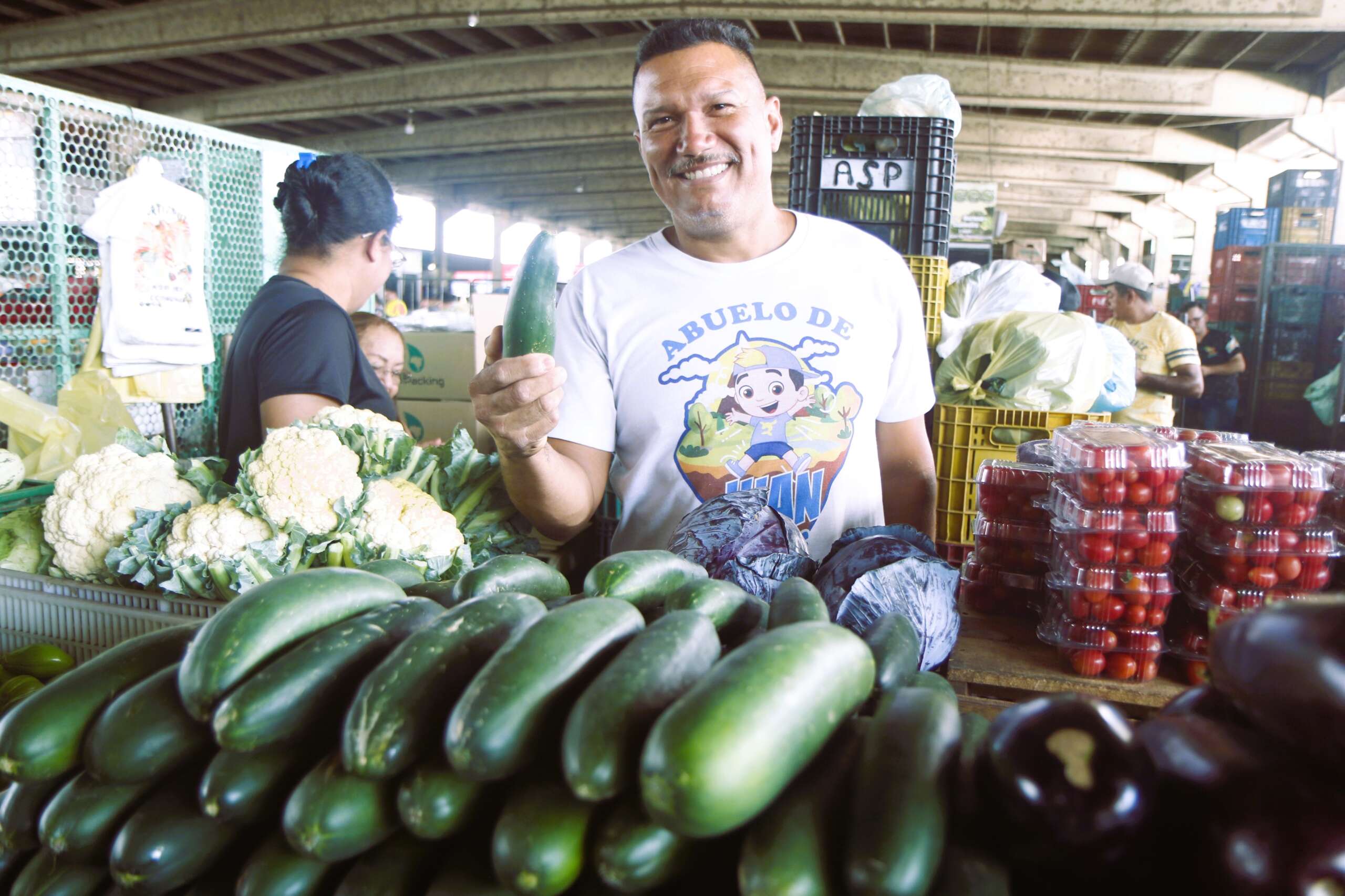 Pepino é comercializado a R$ 2,00/kg na Ceasa em Maracanaú