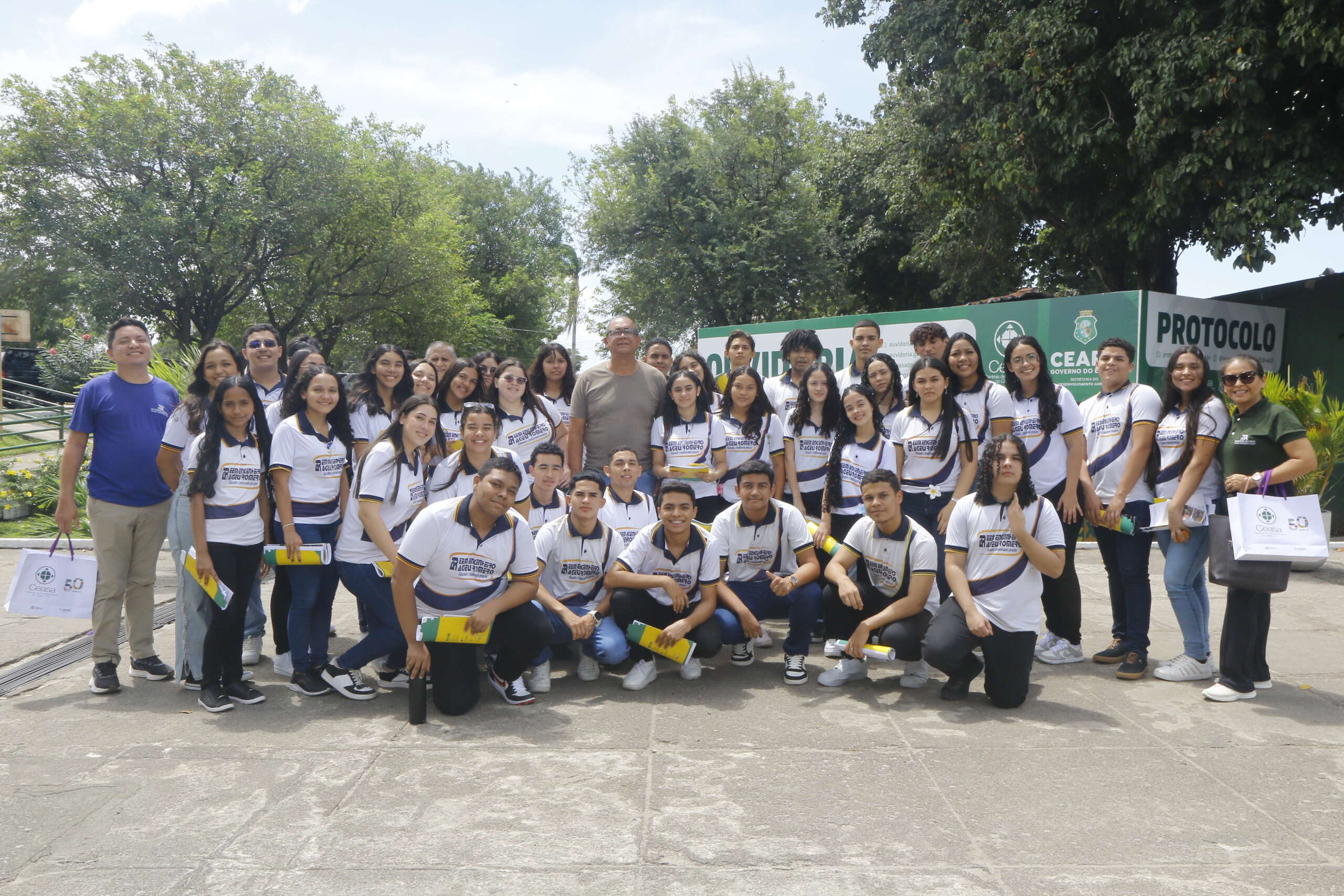 Ceasa-CE recebe visita de alunos de Paraipaba
