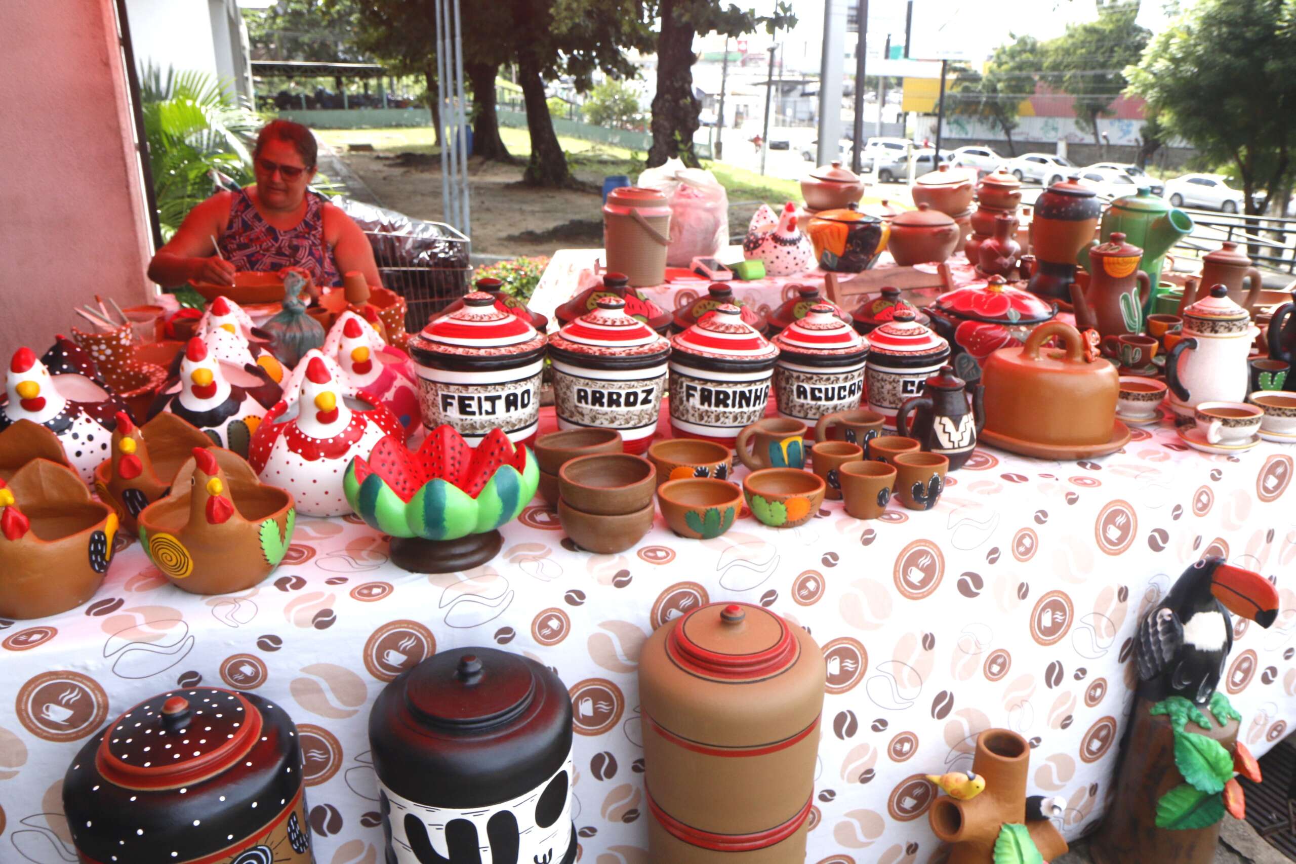 Ceasa-CE fortalece economia criativa com Feira Flor e Artesanato de Natal