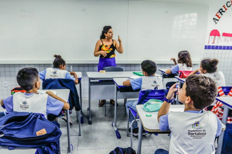 MEC erra em repasses e municípios do Ceará perdem R$ 215,4 milhões
