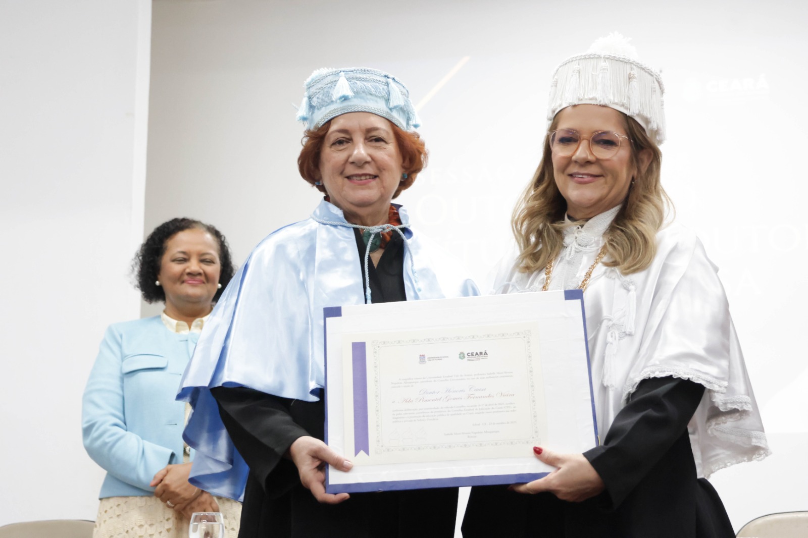 UVA outorga título de doutora honoris causa à professora Ada Pimentel