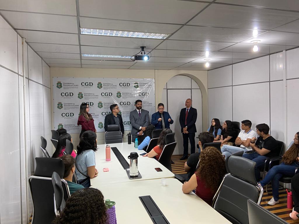 Estudantes visitam Controladoria e conhecem rotina administrativa do órgão