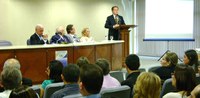 Controlador ministra palestra sobre controle interno no poder executivo