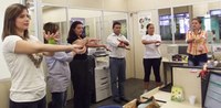 Ginástica laboral e massoterapia movimentam funcionários da CGE