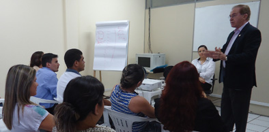 Central de Atendimento Telefônico recebe palestra em comemoração ao Dia do Teleatendente