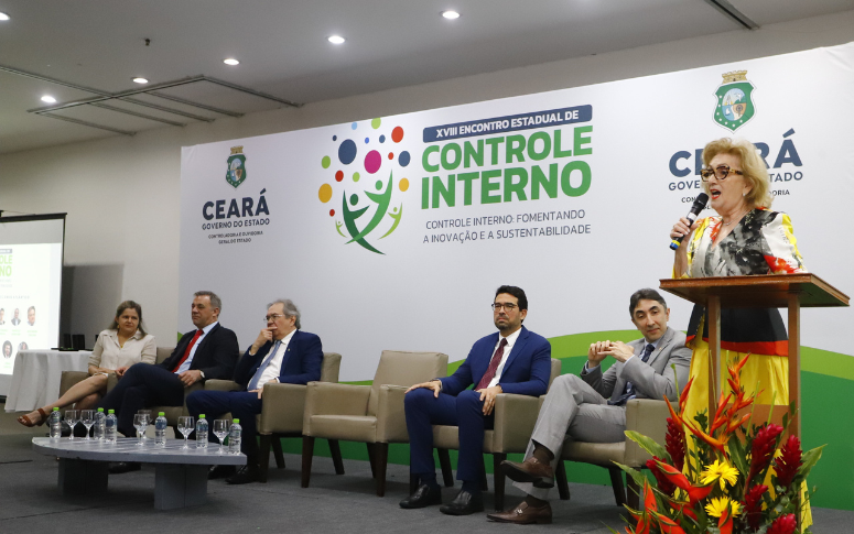 CGE homenageia personalidades com a Medalha Ceará Íntegro