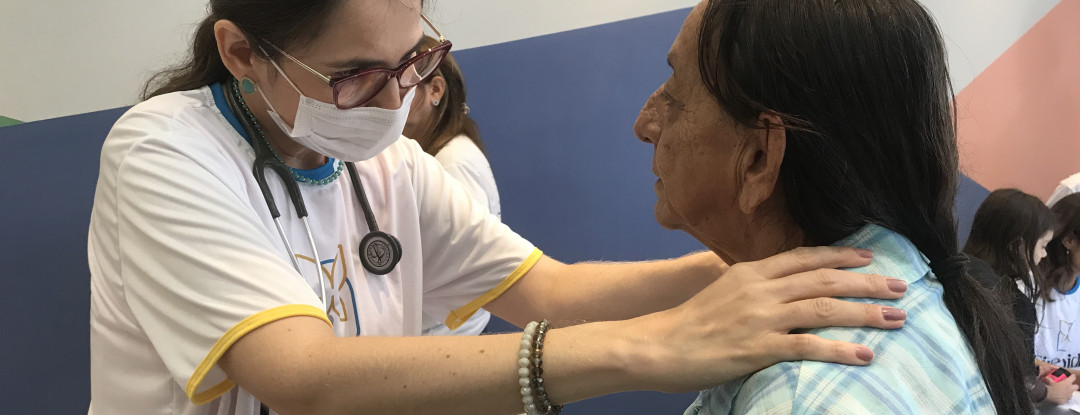Conheça os sintomas dos principais distúrbios de tireoide