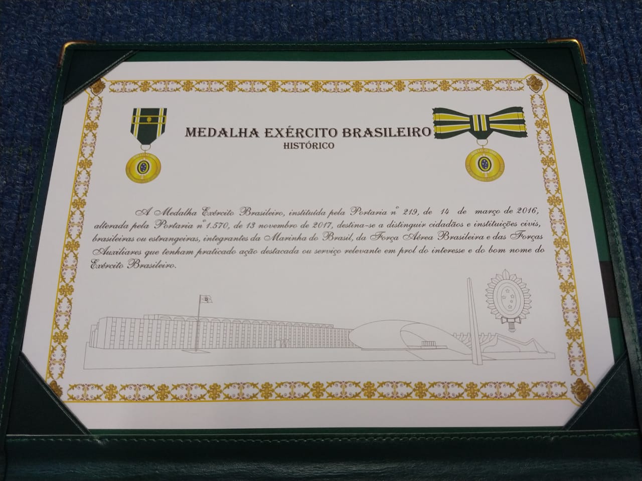 CMCB Agraciado com a Medalha do Exército Brasileiro (MEB)