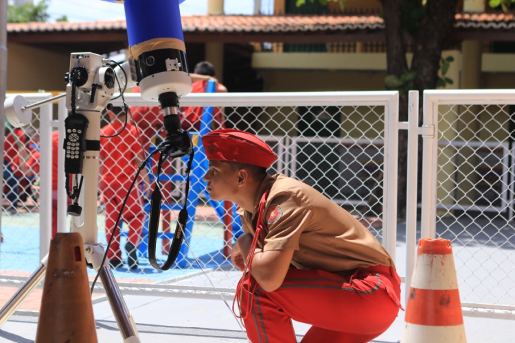 Dia da Astronomia: disciplina que estuda o universo auxilia na formação dos alunos do CMCB