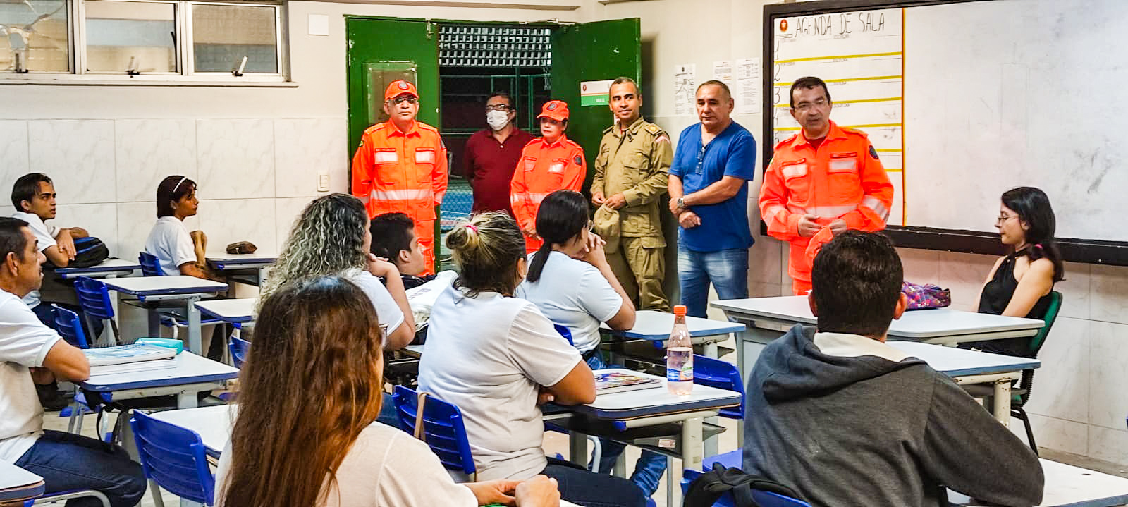 Comando do CBMCE visita EJA do CMCB