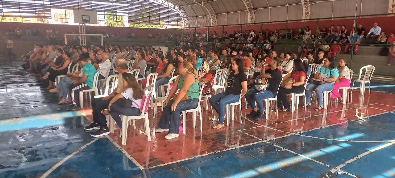 Colégio dos Bombeiros promove reunião com pais e alunos