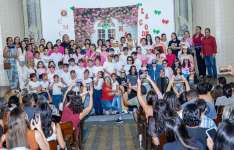 Colégio dos Bombeiros celebra o dia das mães