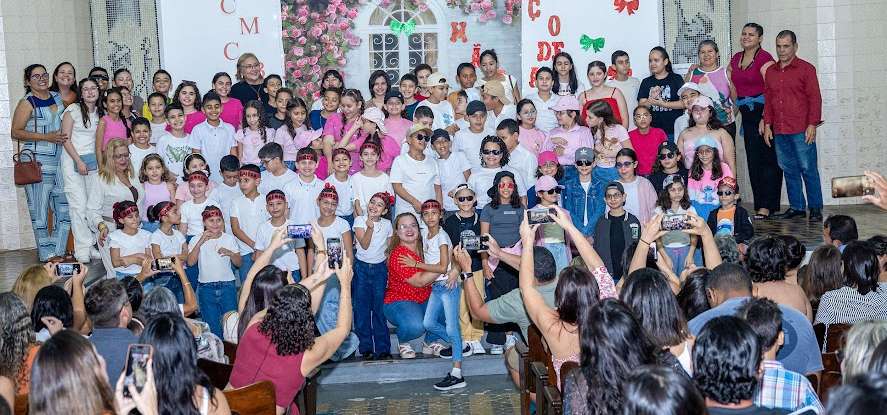 Colégio dos Bombeiros celebra o dia das mães
