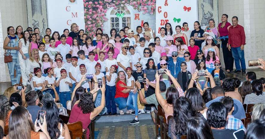 Colégio dos Bombeiros celebra o dia das mães