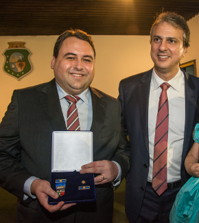 Superintendente do Detran é agraciado com Medalha Moreira da Rocha por ocasião dos 90 anos da Casa Militar