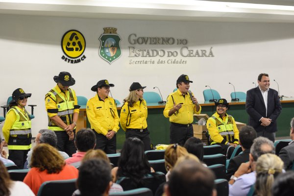 Detran usa novo fardamento nas operações