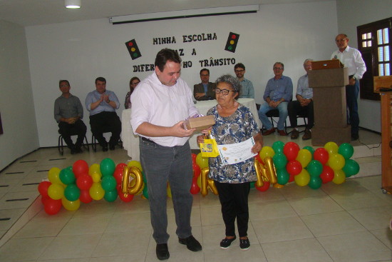 Semana do trânsito é encerrada com entrega de premiação a crianças e idosos