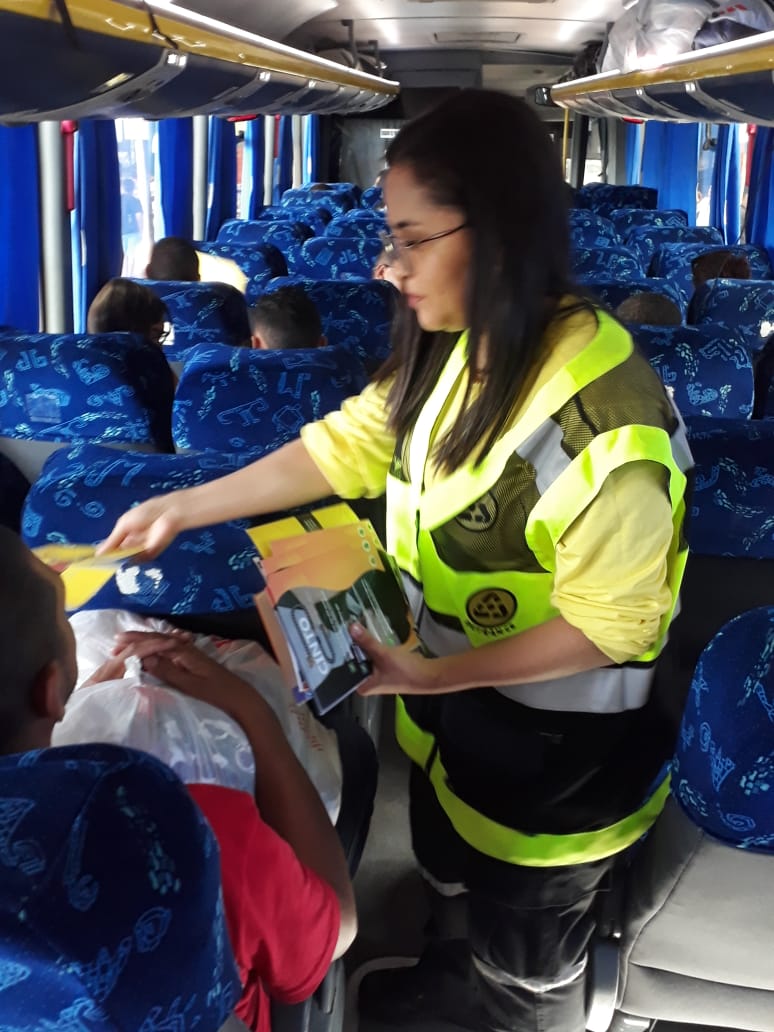 Detran-CE realiza ação educativa no maior terminal rodoviário do Ceará