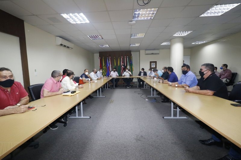 Superintendente do Detran-CE participa de reunião na Assembleia Legislativa com lideranças do transporte complementar