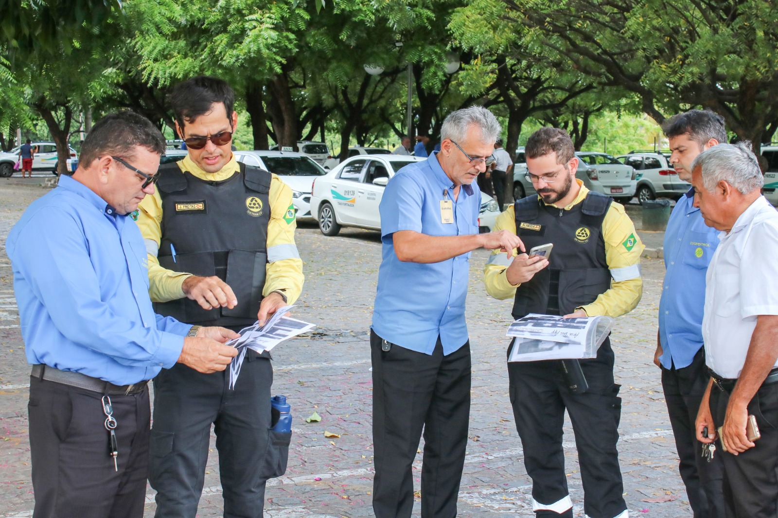 Detran-CE orienta taxistas sobre uso de aplicativo que garante mais segurança durante viagens