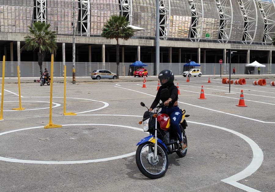 Detran-CE promove 3º mutirão de serviços neste sábado (7) no estacionamento da Arena Castelão
