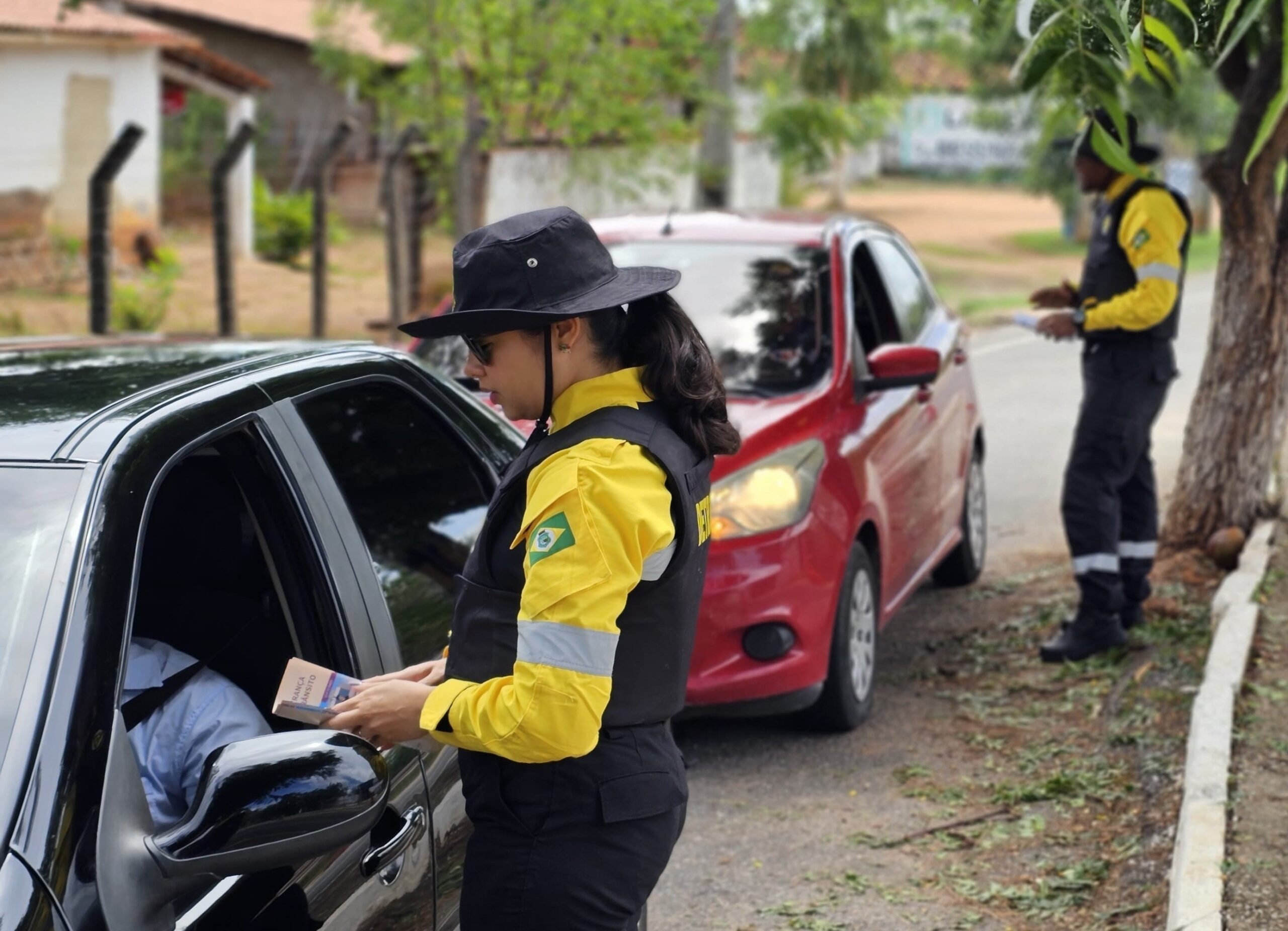 Detran-CE orienta condutores na CE-356 sobre riscos do excesso de velocidade