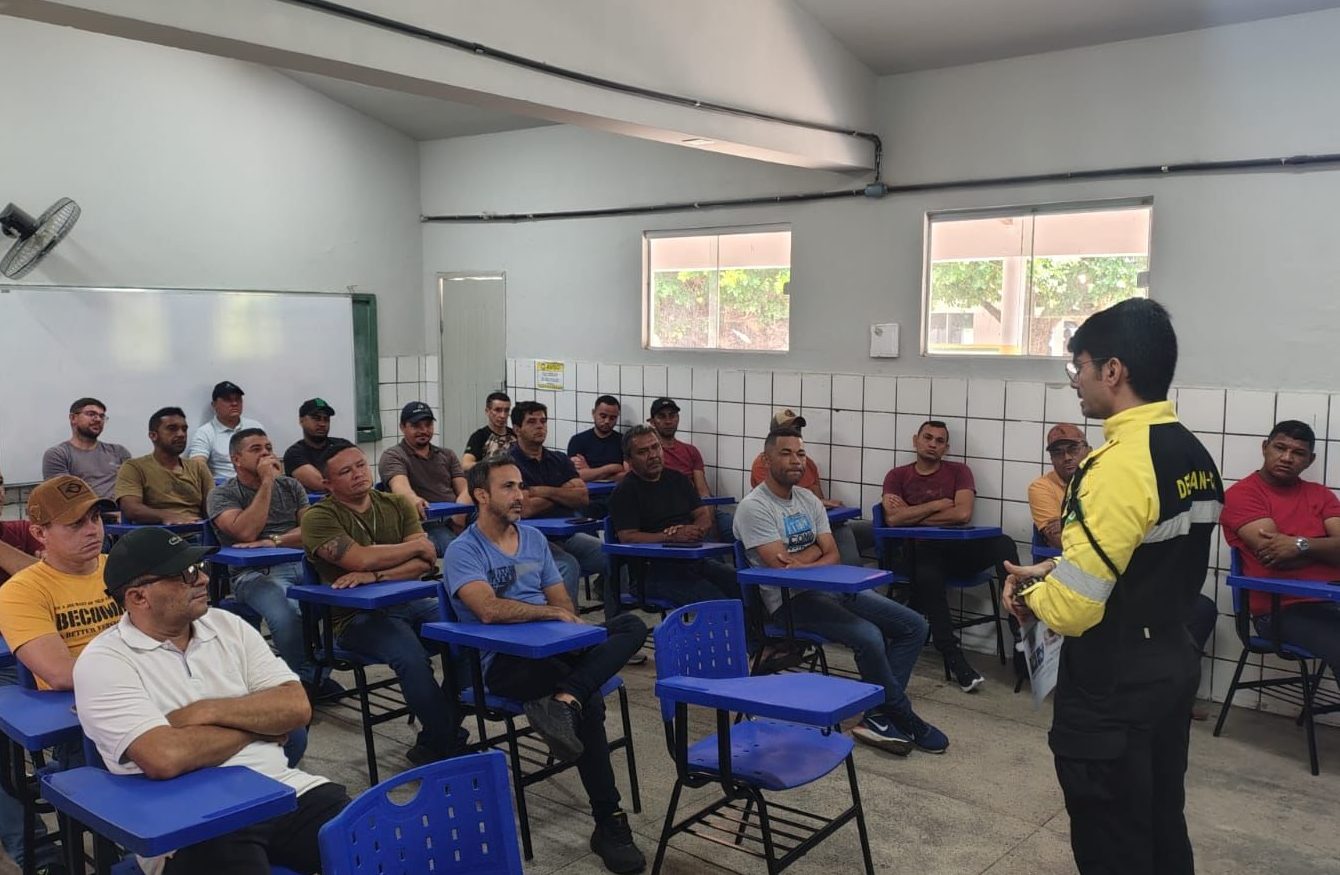 Detran-CE realiza ação educativa para motoristas de transporte escolar em Jardim