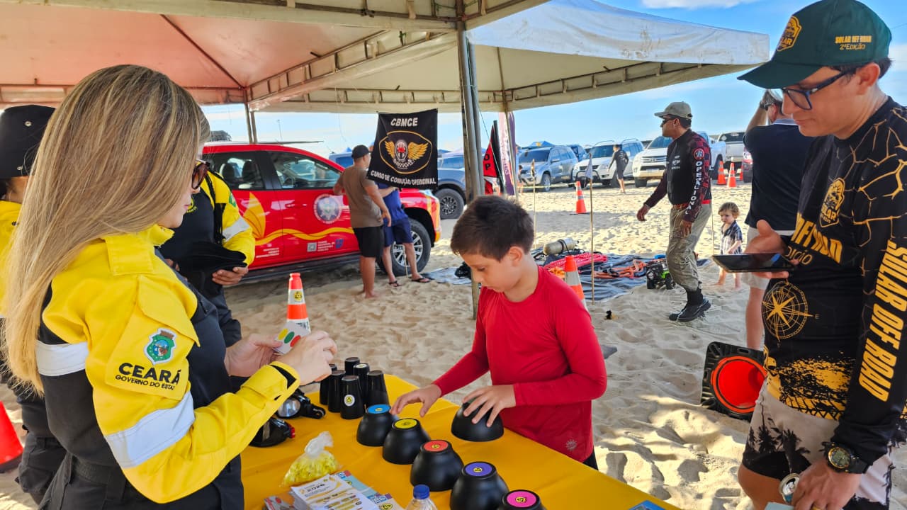 Detran-CE promove conscientização do Maio Amarelo em encontro off-road em Fortaleza