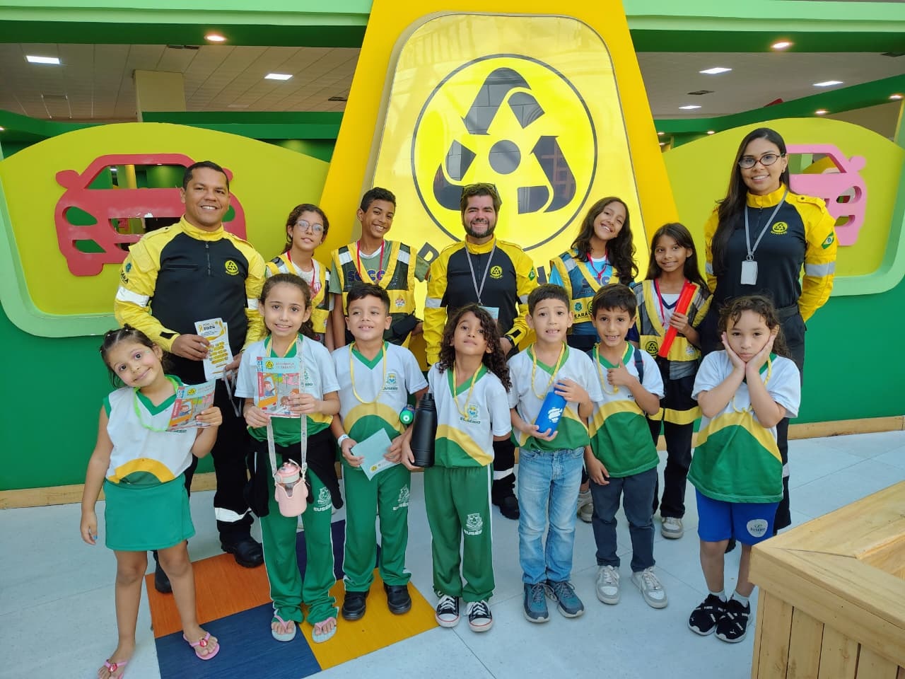 Detran-CE realiza ação alusiva ao Maio Amarelo na Cidade Mais Infância