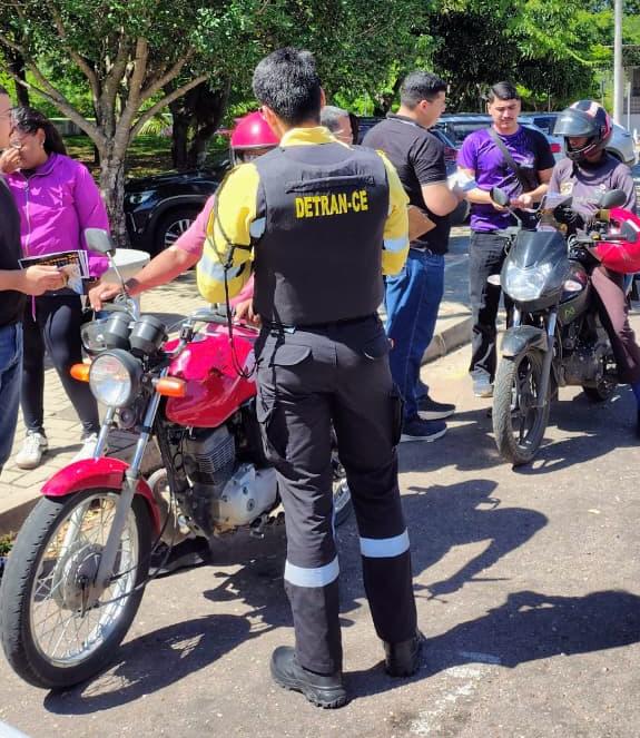 Detran-CE realiza blitz educativa alusiva ao Maio Amarelo em Juazeiro do Norte