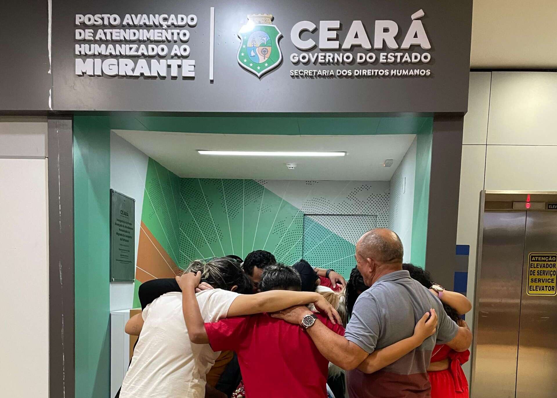 Família cearense repatriada da Ásia é recebida pelo Posto Avançado de Atendimento Humanizado ao Migrante da Secretaria dos Direitos Humanos do Ceará