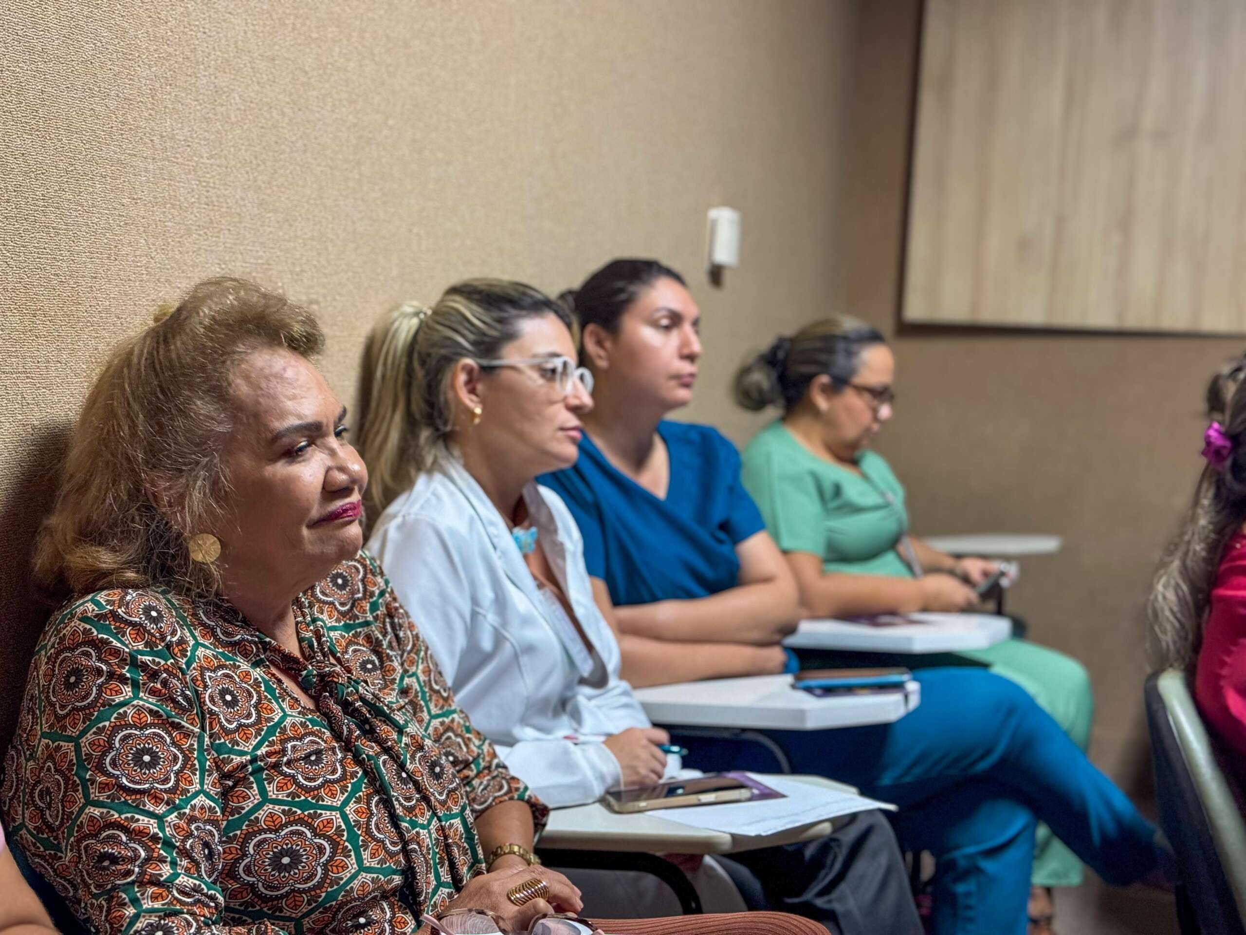 Atenção à pessoa idosa e à pessoa com deficiência ganha destaque em formação para profissionais e residentes de Serviço Social do HGF