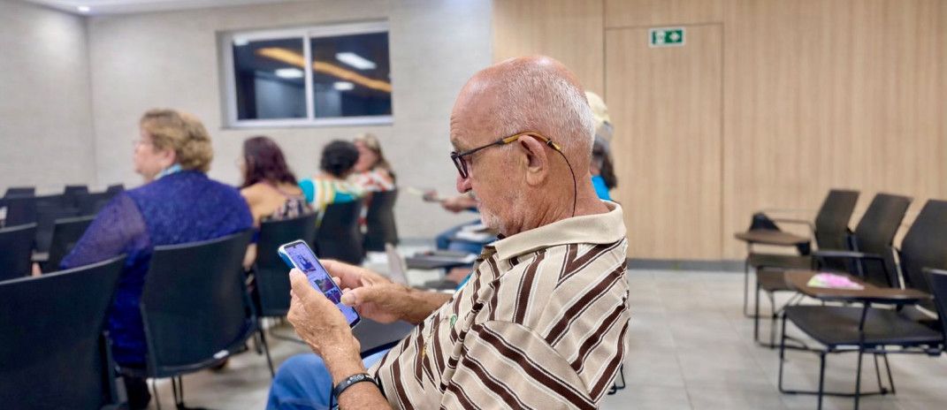 Viçosa do Ceará recebe curso gratuito voltado à inclusão digital de pessoas idosas