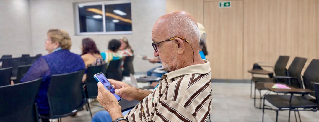 Viçosa do Ceará recebe curso gratuito voltado à inclusão digital de pessoas idosas 