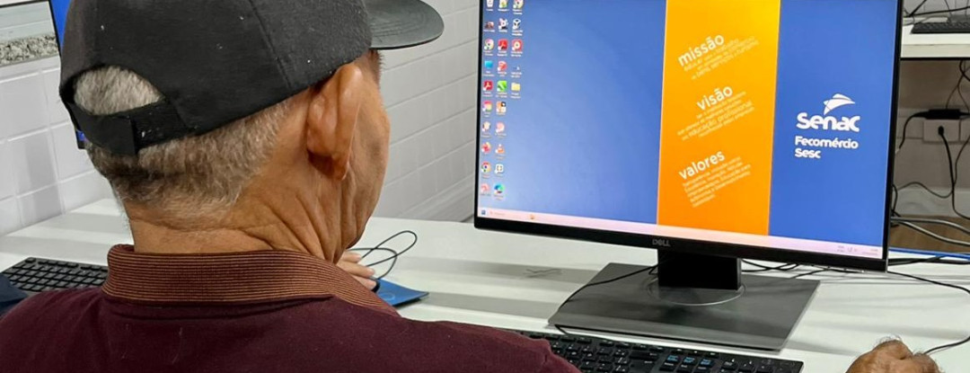 Secretaria dos Direitos Humanos e Senac promovem curso de segurança digital para pessoas idosas em Viçosa do Ceará